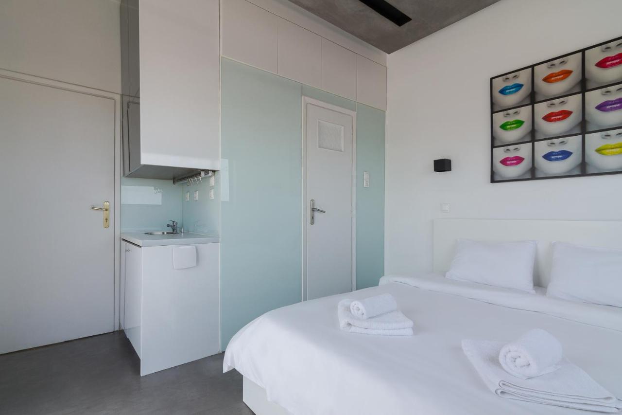 Apartment With Terrace In Piraeus Bagian luar foto