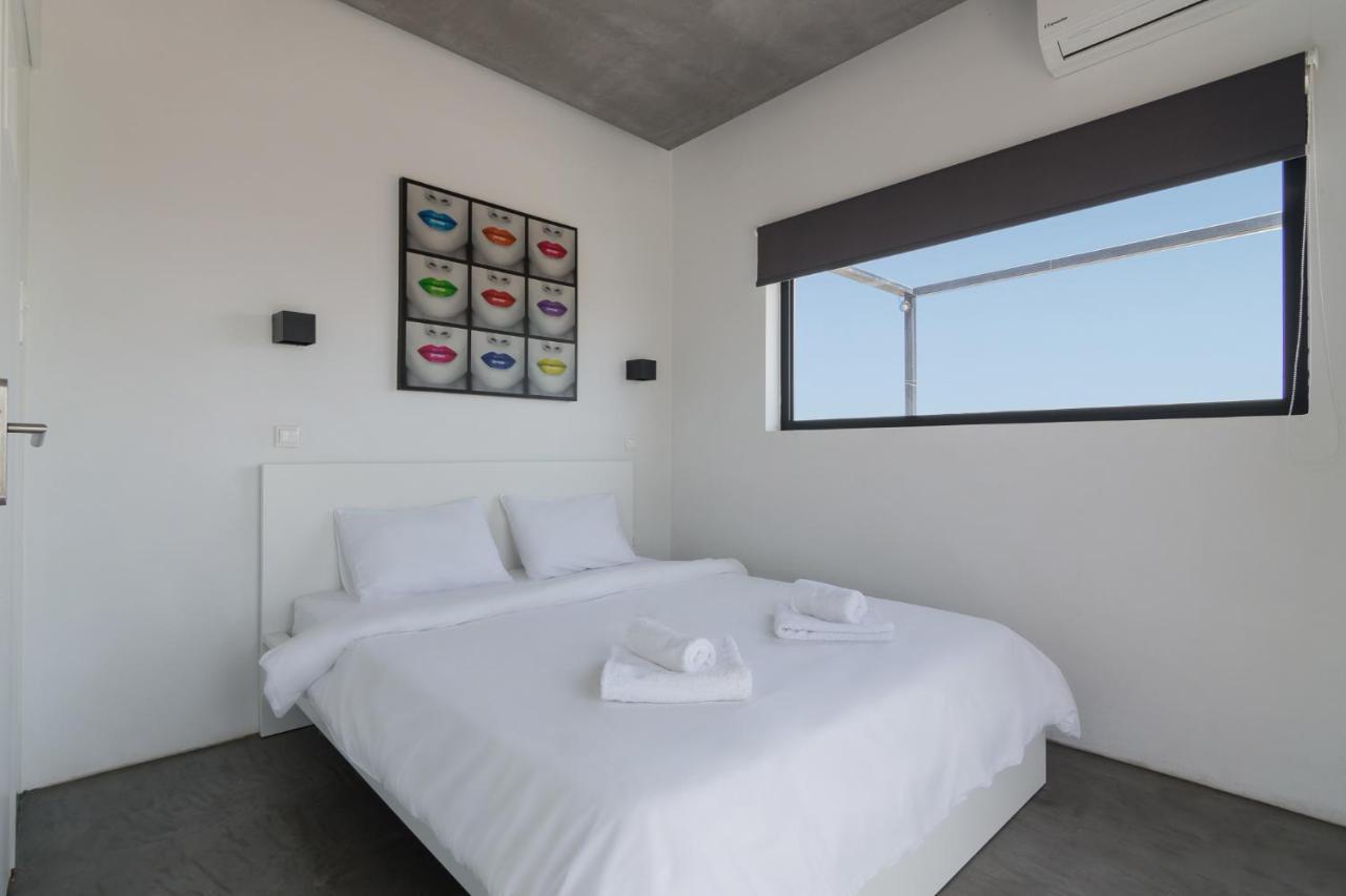 Apartment With Terrace In Piraeus Bagian luar foto